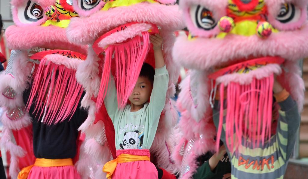 廣西梧州：獅舞校園